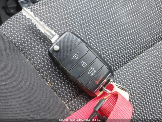 3KPFK4A78JE196253 KIA FORTE LX