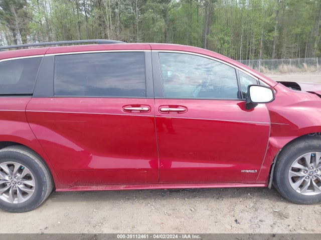 Toyota SIENNA XLE 2021 5TDYRKEC4MS071700 Image 13