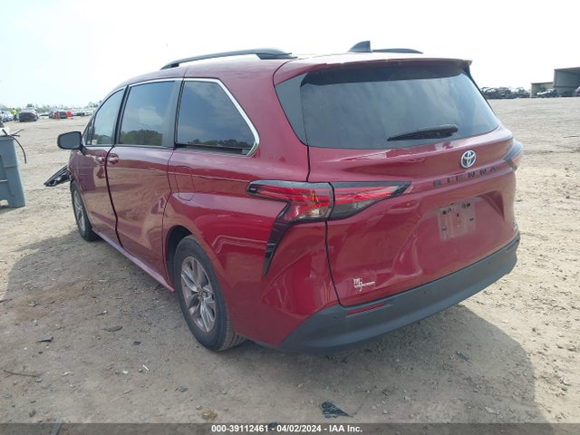 Toyota SIENNA XLE 2021 5TDYRKEC4MS071700 Image 3