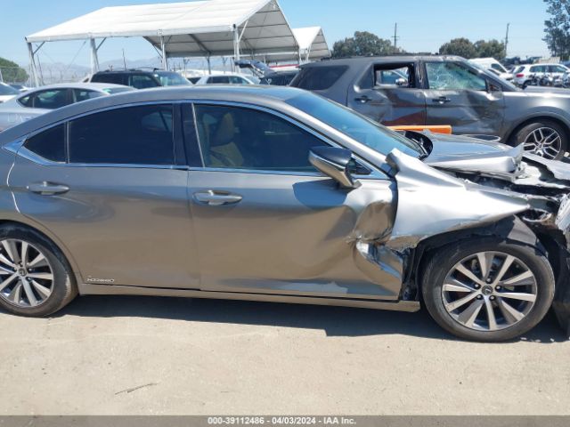 58ACA1C11MU005330 Lexus ES 300H