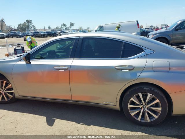 58ACA1C11MU005330 Lexus ES 300H