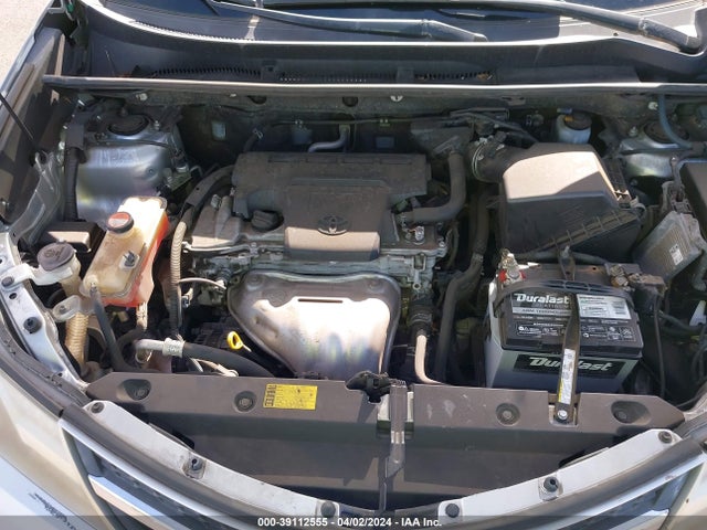 Toyota RAV4 LE 2015 JTMZFREV8FJ042773 Image 10