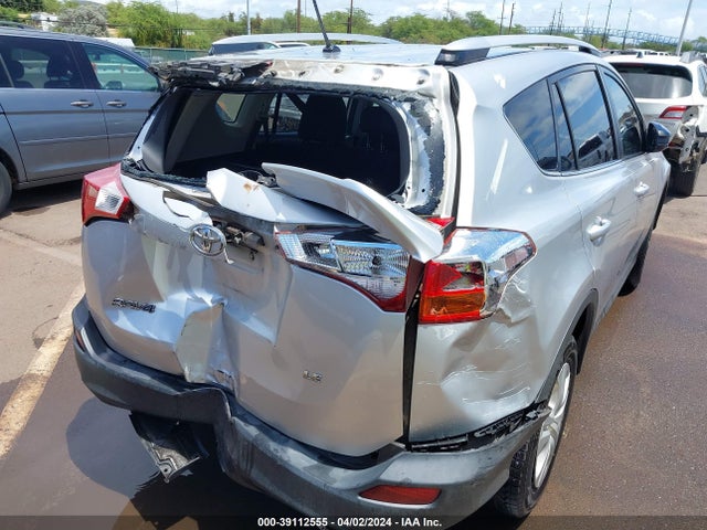 Toyota RAV4 LE 2015 JTMZFREV8FJ042773 Image 6