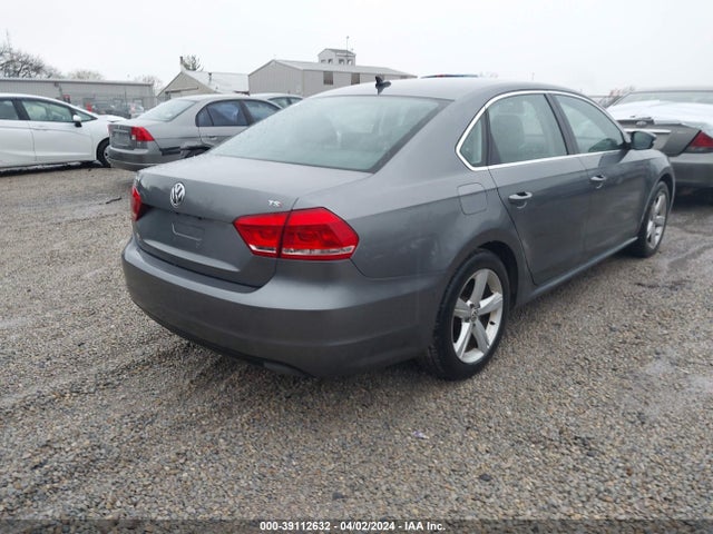 1VWAS7A32FC090661 Volkswagen Passat 1.8t Limited Edition