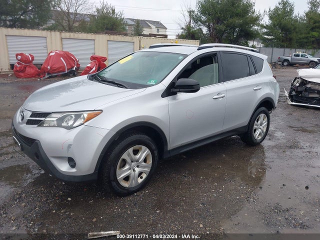 Toyota RAV4 LE 2014 JTMBFREV3ED077669 Image 2