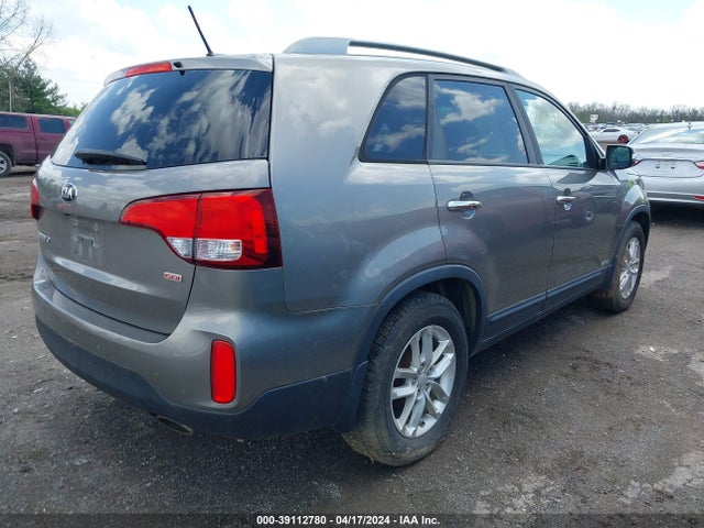 KIA SORENTO LX 2015 5XYKTCA66FG610542 Image 4