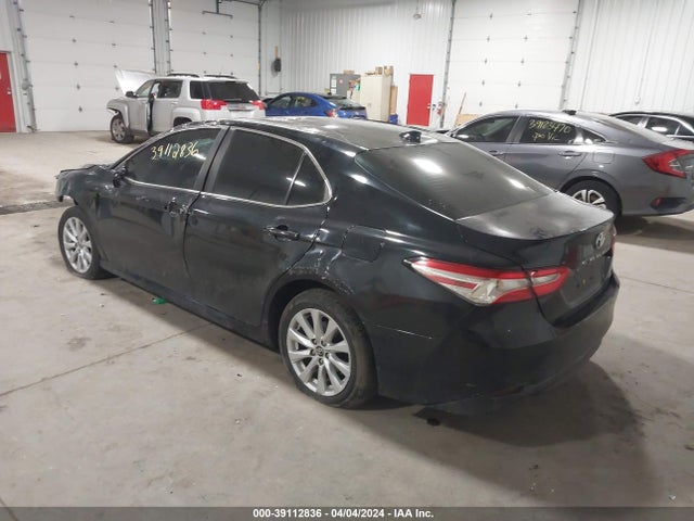 Toyota CAMRY LE 2020 4T1C11AK3LU880944 Image 3