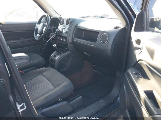 Jeep Patriot Altitude 2014 1C4NJPBA6ED692461 Image 5