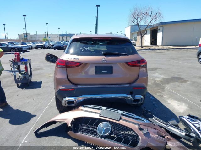W1N4N4GB6NJ396074 Mercedes-Benz GLA 250