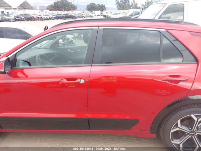 KNDCR3LE6P5052435 KIA Niro Ex Touring