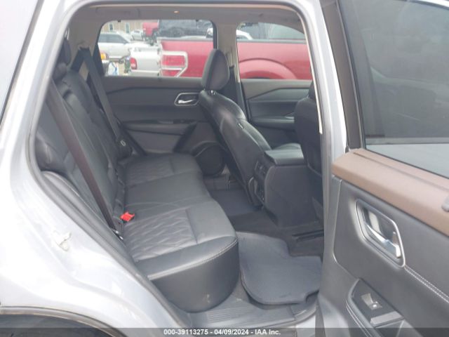 JN8BT3DC3NW119515 Nissan Rogue Platinum Fwd