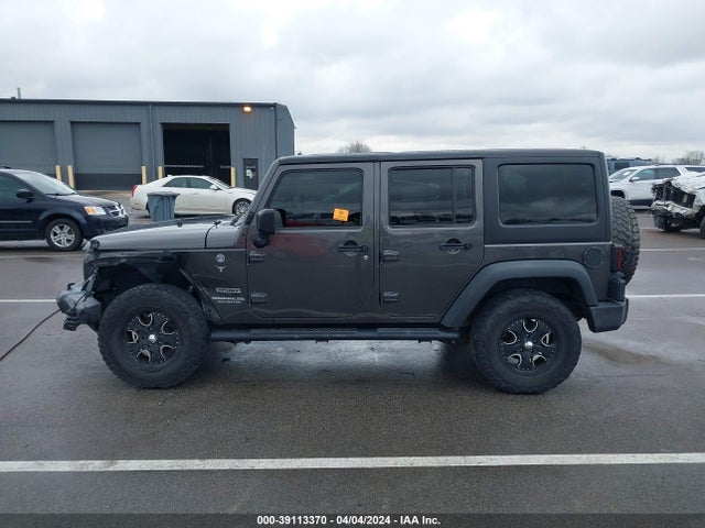 1C4BJWDG0HL513873 Jeep Wrangler Unlimited Sport 4x4