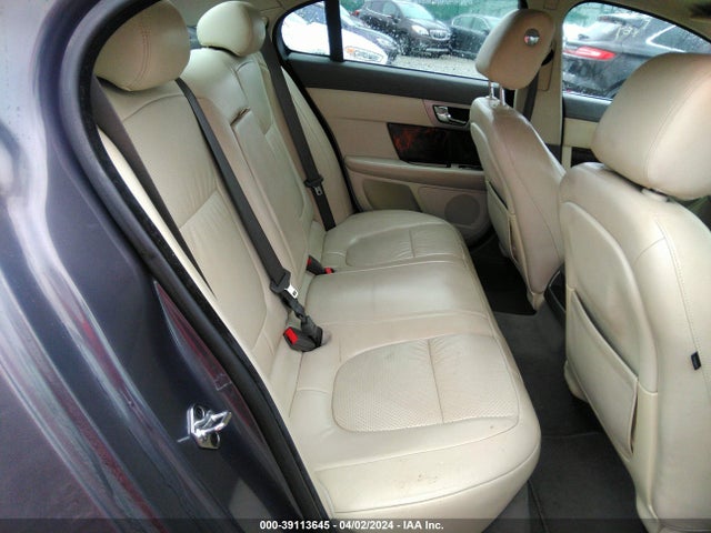 2010 JAGUAR XF SAJWA0GB9ALR50650 Photo 7