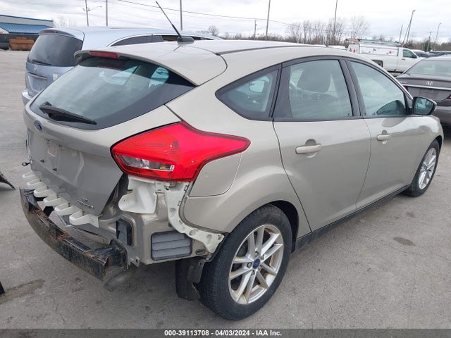Ford FOCUS SE 2016 1FADP3K2XGL389628 Image 4