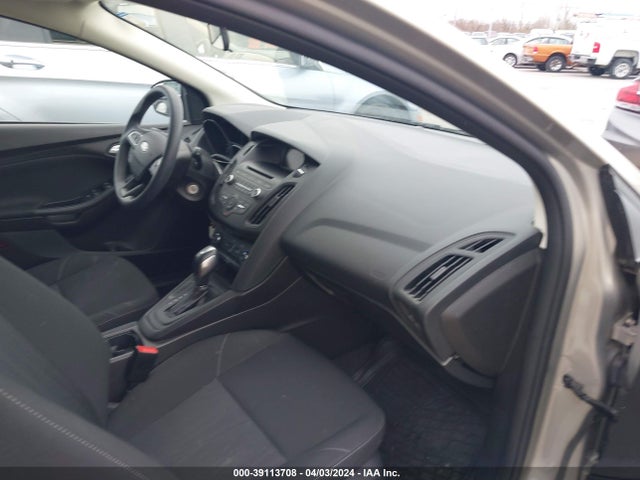 Ford FOCUS SE 2016 1FADP3K2XGL389628 Image 5
