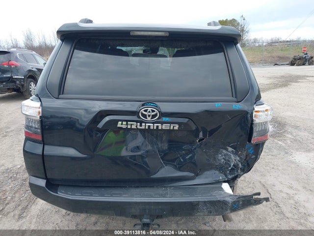 Toyota 4RUNNER SR5 2022 JTEEU5JR3N5261181 Image 17