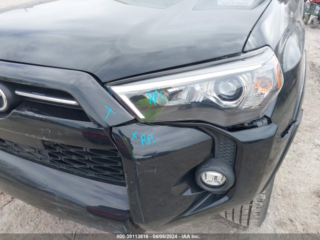 Toyota 4RUNNER SR5 2022 JTEEU5JR3N5261181 Image 12