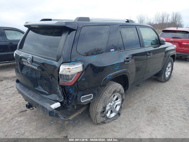Toyota 4RUNNER SR5 2022 JTEEU5JR3N5261181 Image 4