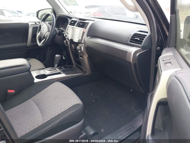 Toyota 4RUNNER SR5 2022 JTEEU5JR3N5261181 Image 5