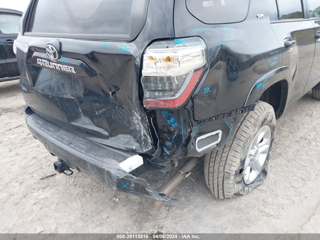 Toyota 4RUNNER SR5 2022 JTEEU5JR3N5261181 Image 6