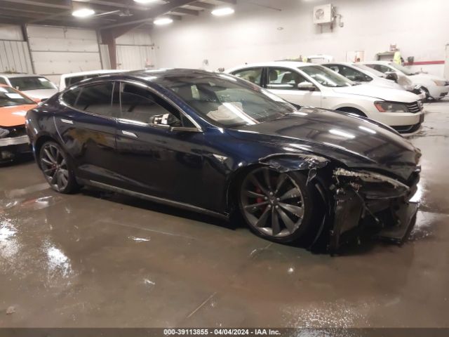 39113855 :رقم المزاد ، 5YJSA1H48FF085537 vin ، 2015 Tesla Model S 85d/p85d مزاد بيع