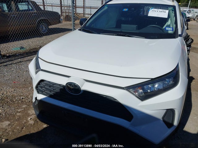 Toyota RAV4 LE 2019 JTMH1RFV9KJ009655 Image 13