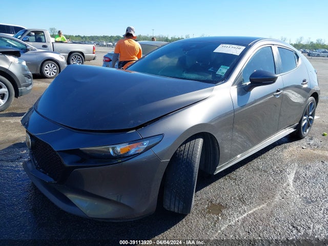 Mazda MAZDA3 2019 JM1BPBJM1K1137575 Image 2