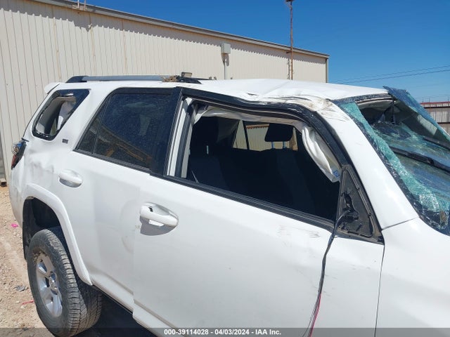 Toyota 4RUNNER SR5 2022 JTEEU5JR8N5258907 Image 13