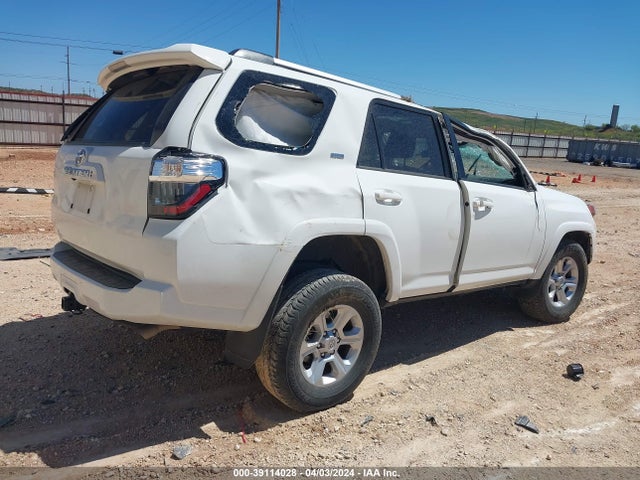 Toyota 4RUNNER SR5 2022 JTEEU5JR8N5258907 Image 4