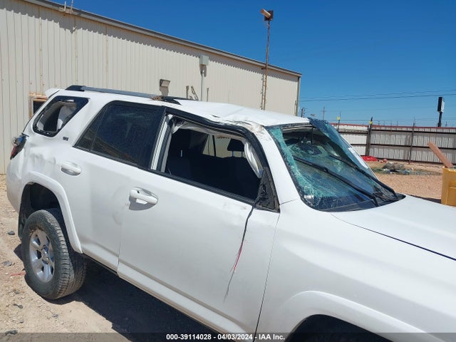 Toyota 4RUNNER SR5 2022 JTEEU5JR8N5258907 Image 6