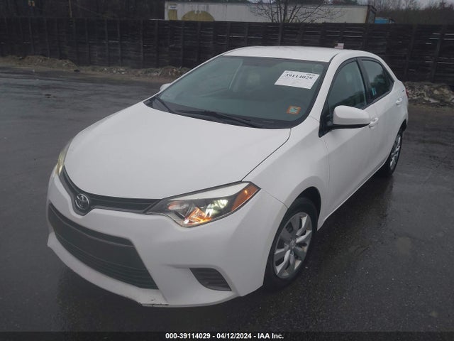 Toyota COROLLA LE 2015 5YFBURHE0FP332715 Image 2