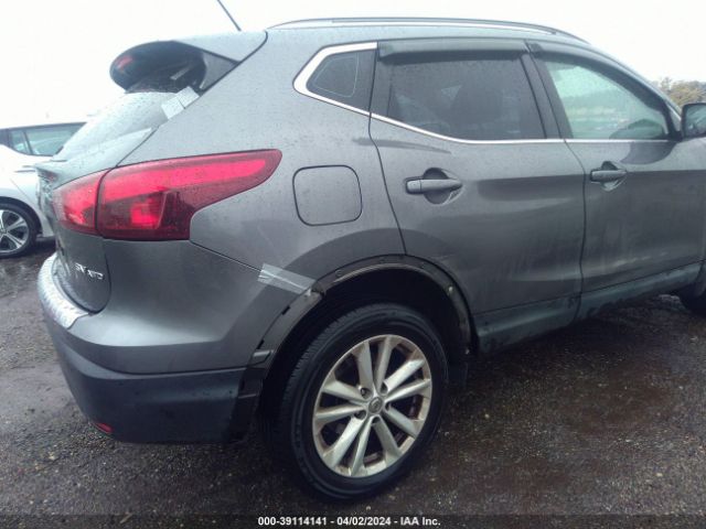 JN1BJ1CR3HW111725 Nissan Rogue Sport Sv