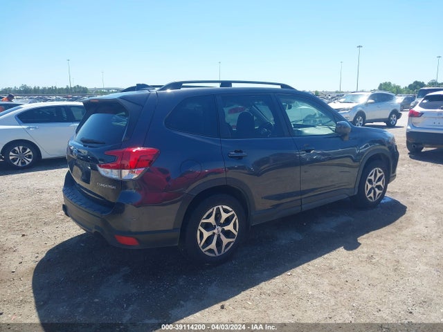 Subaru Forester Premium 2019 JF2SKAEC5KH400718 Image 4