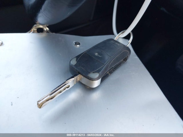 2005 PORSCHE CAYENNE WP1AA29P35LA24133 Photo 10