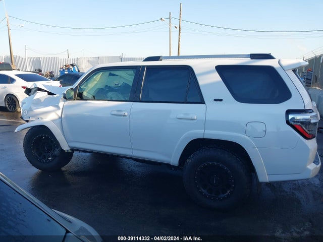 Toyota 4RUNNER SR5 2023 JTEEU5JR8P5302875 Image 14