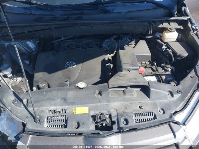 Toyota Highlander Le Plus 2018 5TDZZRFH0JS251047 Image 10