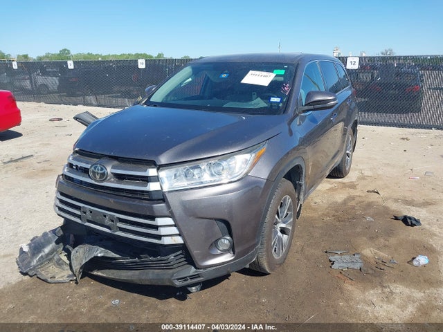 Toyota Highlander Le Plus 2018 5TDZZRFH0JS251047 Image 2