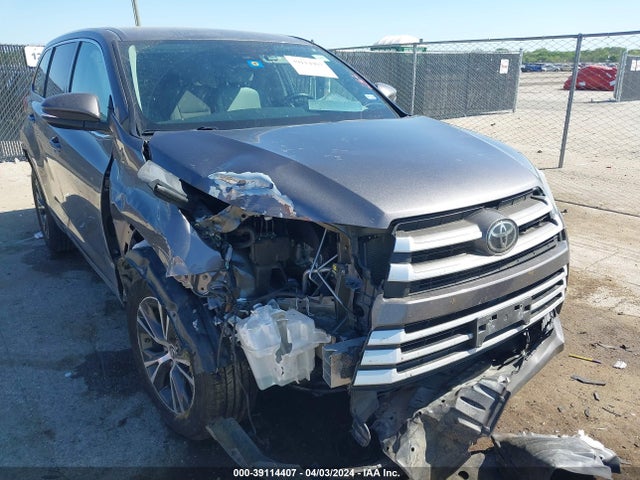 Toyota Highlander Le Plus 2018 5TDZZRFH0JS251047 Image 6