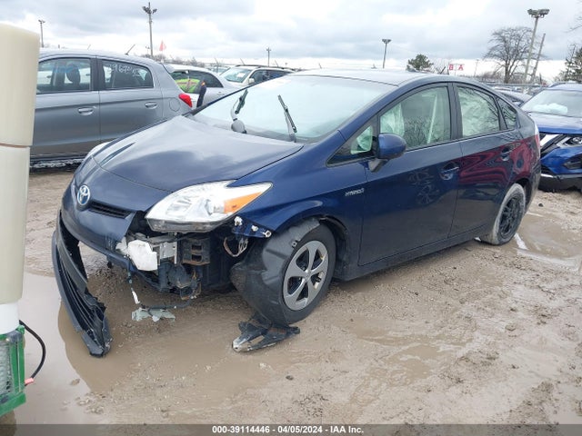 Toyota Prius Four 2015 JTDKN3DU1F1886809 Image 2