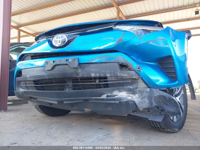 Toyota RAV4 LE 2018 JTMZFREV7JD110486 Image 18