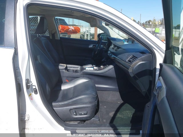 JTHKD5BH2H2287238 Lexus CT 200H