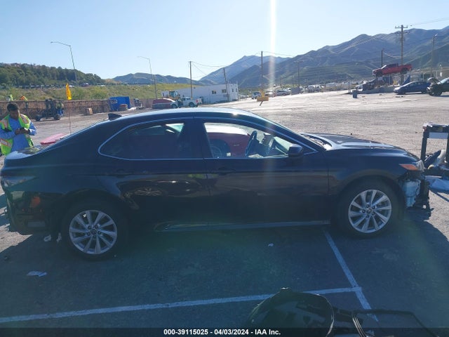 Toyota CAMRY LE 2022 4T1C11AK2NU059952 Image 14