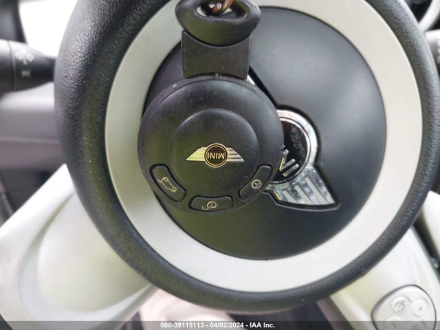 2009 MINI COOPER S WMWMF73529TW84333 Photo 10