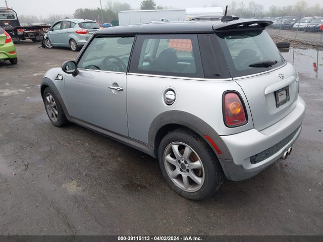 2009 MINI COOPER S WMWMF73529TW84333 Photo 2