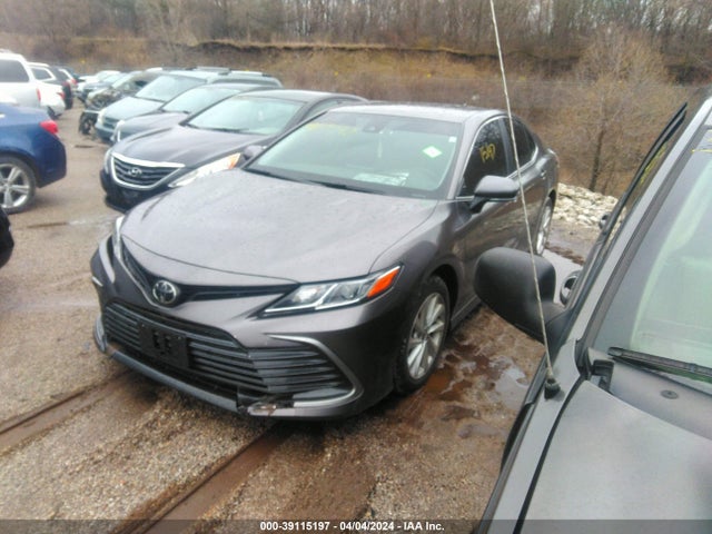 Toyota CAMRY LE 2022 4T1R11AK6NU617554 Image 2