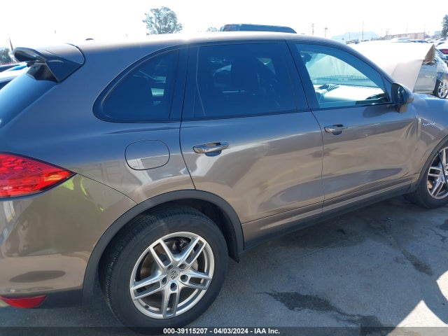 Porsche Cayenne Hybrid S 2014 WP1AE2A22ELA50775 Image 14