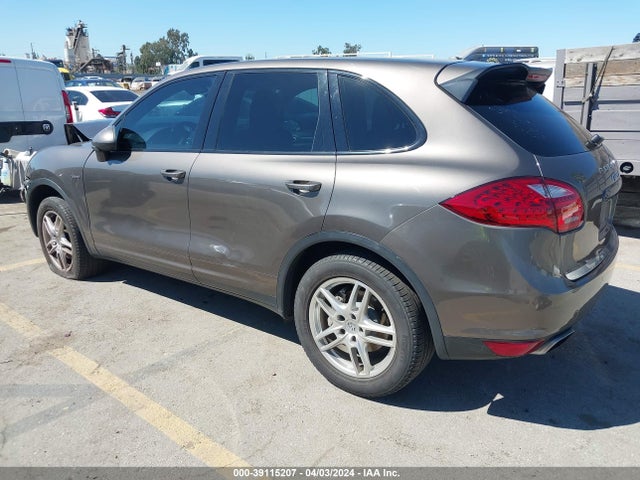 2014 PORSCHE CAYENNE HYBRID WP1AE2A22ELA50775 Photo 2