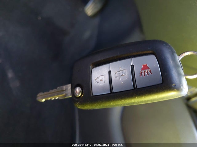 Nissan ROGUE S 2017 KNMAT2MV9HP617851 Image 11