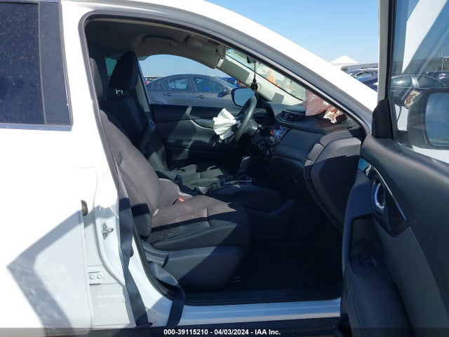 Nissan ROGUE S 2017 KNMAT2MV9HP617851 Image 5