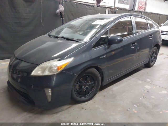 Toyota Prius Two 2014 JTDKN3DU5E0380274 Image 2